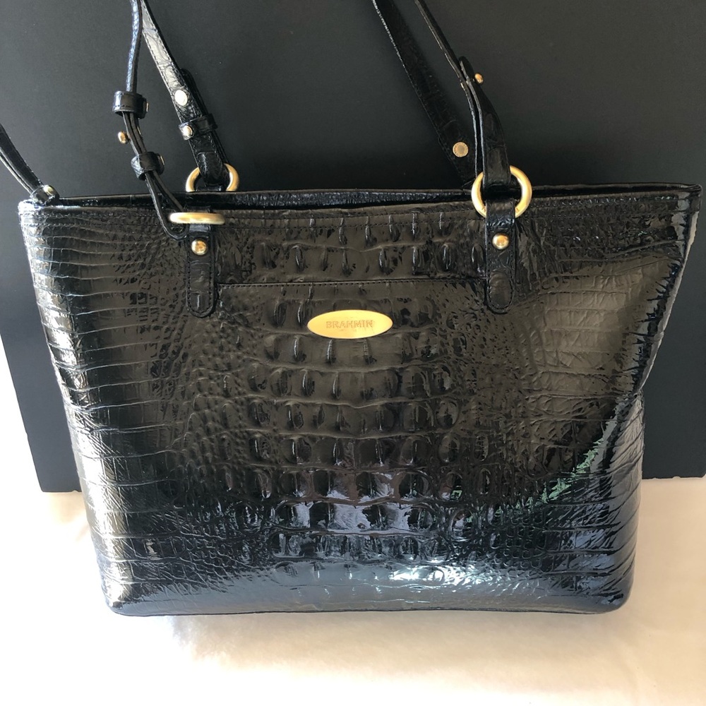 Black Brahmin Croc Embossed Satchel in EUC 14”W x 10” H x 4” D. Handle drop 10”